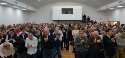 Entre Ros: el congreso de la UCR le tendi la alfombra roja al acuerdo de Frigerio con La Libertad Avanza