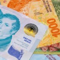 Gremios cierran paritarias al ritmo del 1% mensual y suman bonos para sostener el salario