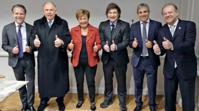 Jubilaciones, AUH y subsidios, eje del s�per ajuste adicional que reclama el FMI para mantener la deuda �sostenible�