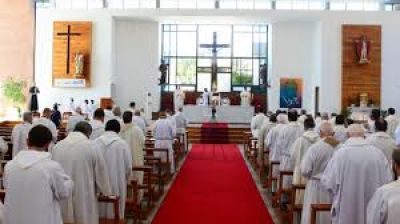 Mons. Colombo anim a rezar para que nunca falten sacerdotes
