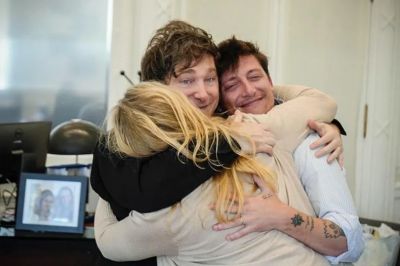 Karina Milei descomprime la interna: le da una silla a Santiago Caputo en la estrategia bonaerense
