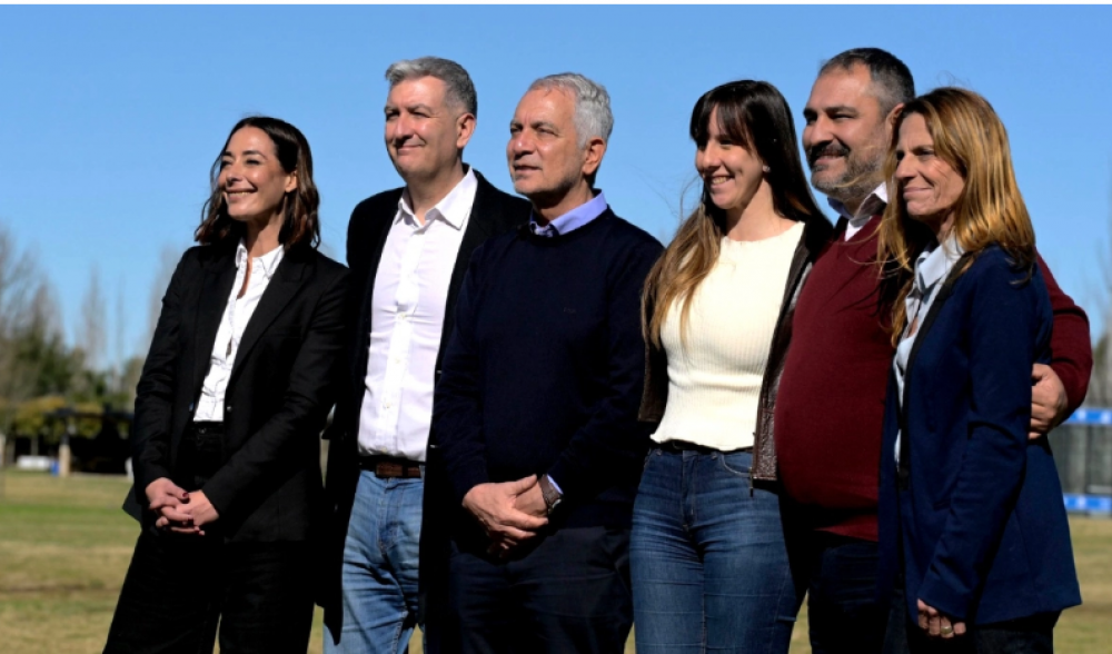 Alak encabez el primer encuentro de candidatos de Fuerza Patria en La Plata