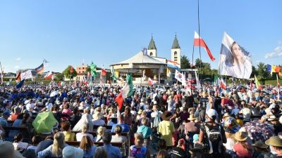 Medjugorje, el Papa a los jvenes: alegrarse juntos y no temer llorar con quien sufre