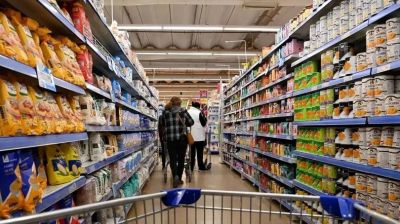 La industria de consumo masivo tuvo su peor inicio anual desde 2019 y la UIA advierte por la actividad