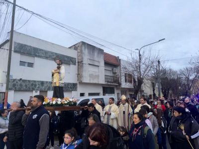 Mons. Carrara en San Cayetano: 