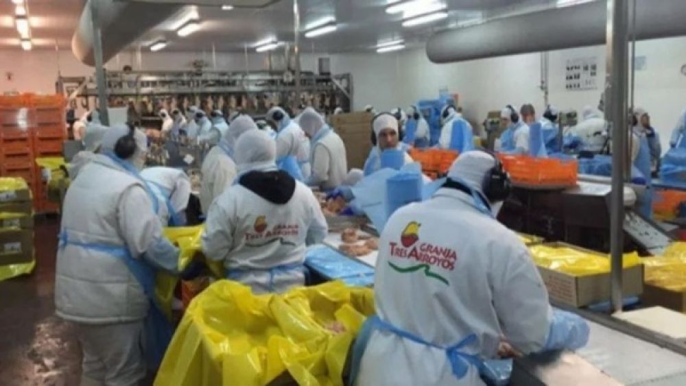 Granja Tres Arroyos paga los salarios en 4 cuotas y todava adeuda indemnizaciones