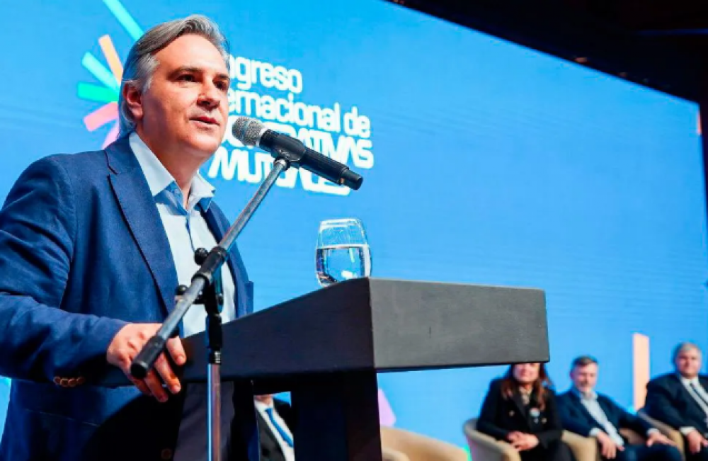 Llaryora precalienta una campaa de contrastes con la Rosada