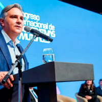 Llaryora precalienta una campaa de contrastes con la Rosada