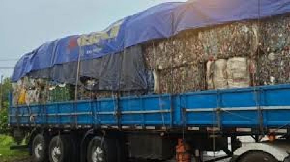 Denuncian que importacin de basura brasilea hundi precios del reciclado
