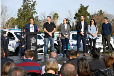 Kicillof en Hurlingham: Donde haba un depsito de chatarra, ahora hay una base policial con nuevos vehculos que traen ms seguridad a los barrios