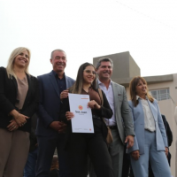 El gobernador Orrego entreg 260 viviendas en Capital