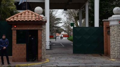 El detrás de escena de la reunión de Milei con diputados en Olivos: les encomendó un rol clave y vieron la nueva película de Francella