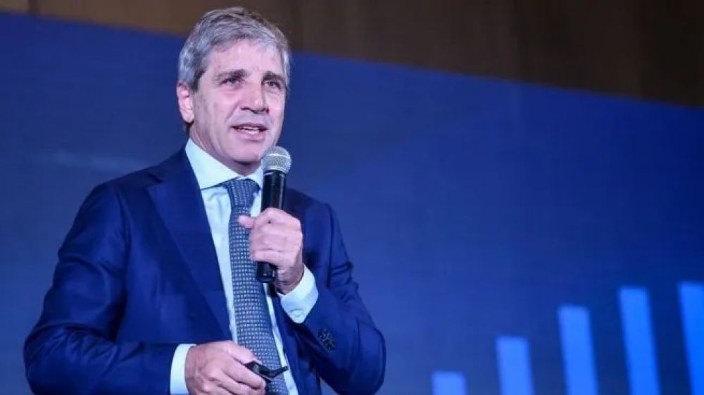 Luis Caputo insiste en que los bancos den ms crditos en dlares