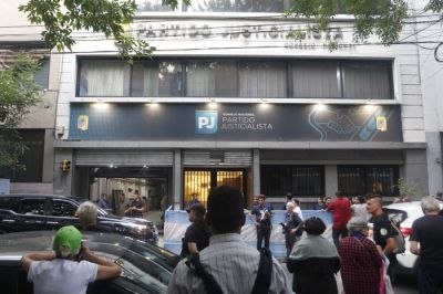 El peronismo define los pasos para la campaña