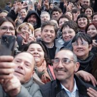 Kicillof pas por distritos de La Cmpora y destac al Estado presente