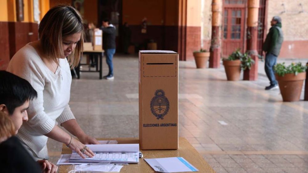 Tras el reclamo de Espinoza, aprobaron un nuevo plan de mesas de votacin