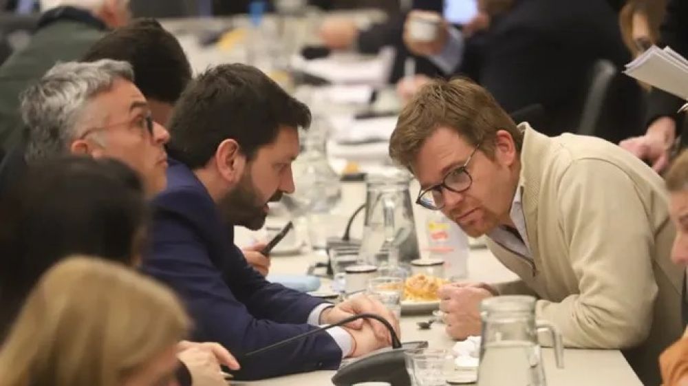 Diputados dictamin el proyecto de gobernadores para redistribuir el impuesto a los combustibles