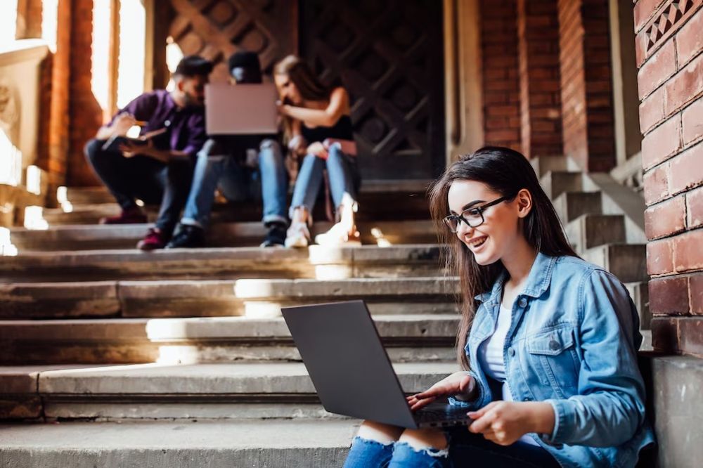 Radiografa del futuro laboral juvenil: el entorno social y econmico condiciona ms los planes de los estudiantes que el rendimiento escolar