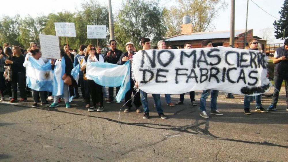 Se destruyeron ms de 223 mil empleos formales y cerraron casi 16 mil empresas