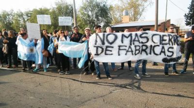 Se destruyeron ms de 223 mil empleos formales y cerraron casi 16 mil empresas