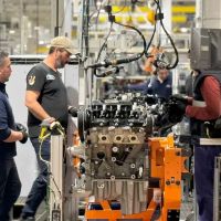 Mala noticia para Toto Caputo: la economa cay dos meses seguidos antes del sacudn del dlar