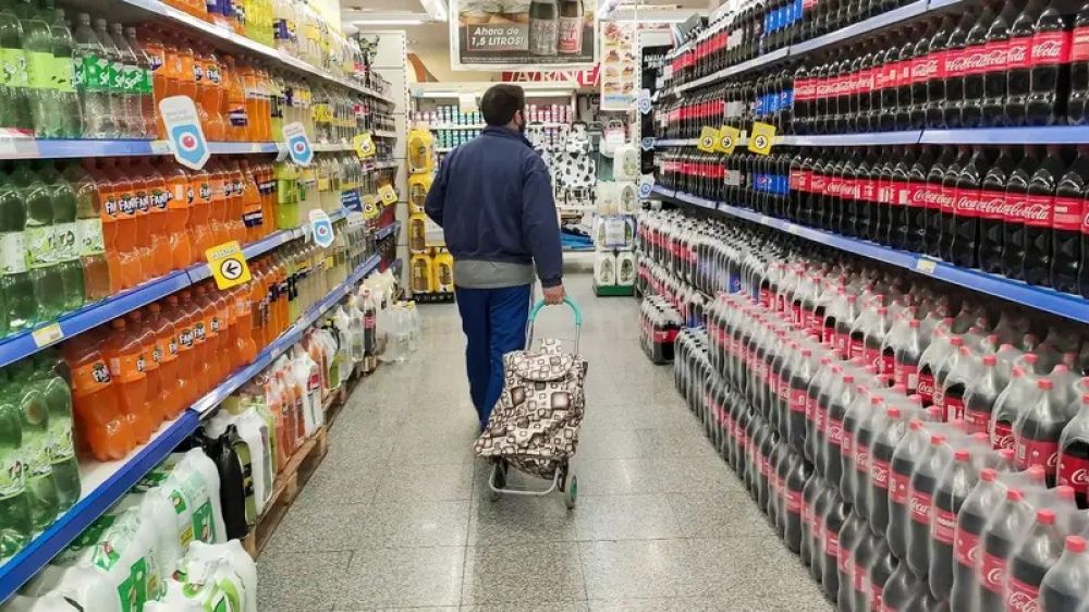 La dolarizacin avanza, los precios suben