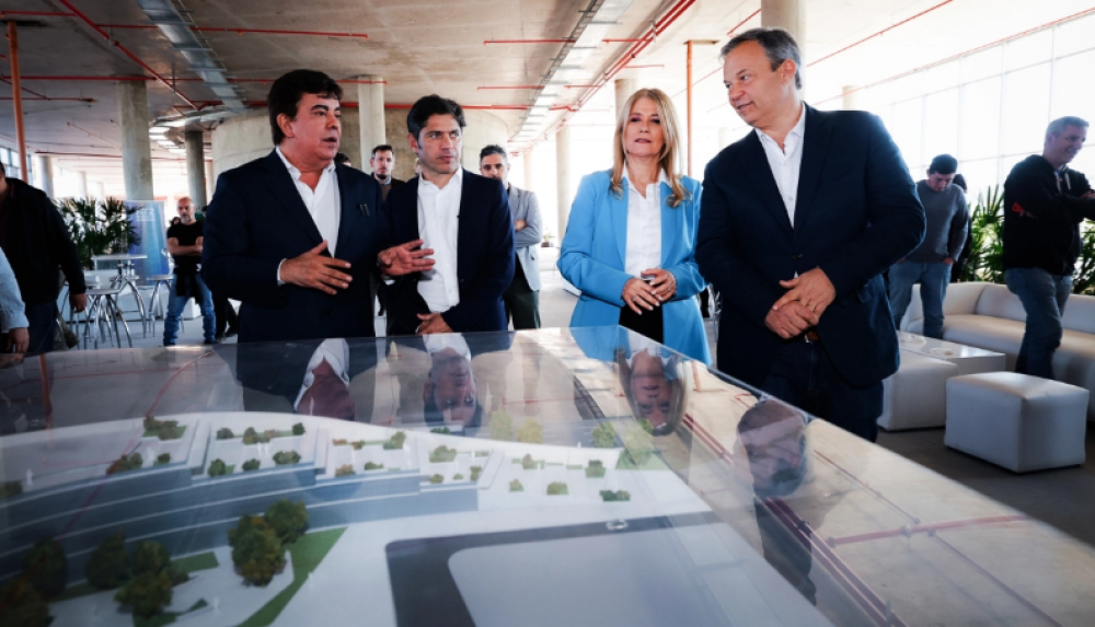 Kicillof y Magario volvieron con la campaa por la Tercera: recorridas junto a Espinoza y Cascallares