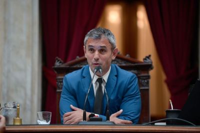 Las empresas de Menem y Aguirre tienen el mismo domicilio y el escndalo de las coimas para la compra de medicamentos ya salpica a las obras sociales pisadas por los libertarios