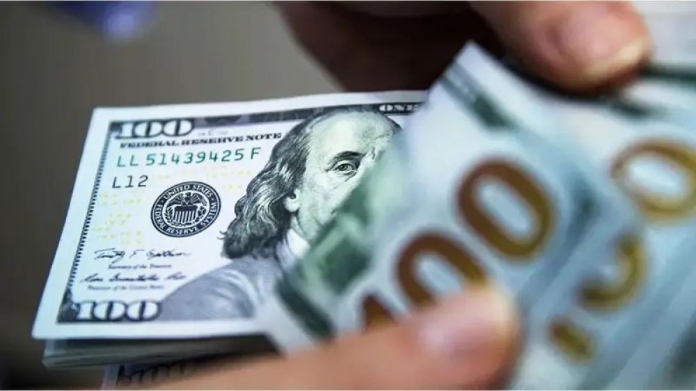 El dlar se dispara $45 en medio de la crisis del Gobierno de Milei