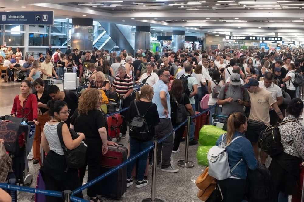 Comenz el paro de controladores: hay ms de 15 mil pasajeros afectados