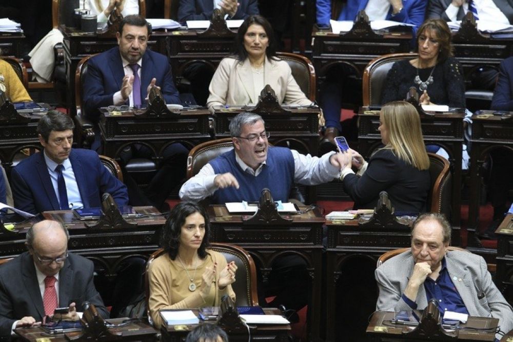 La oposicin pone contra las cuerdas a un Gobierno impactado por los escndalos de corrupcin y desmanejos del Estado