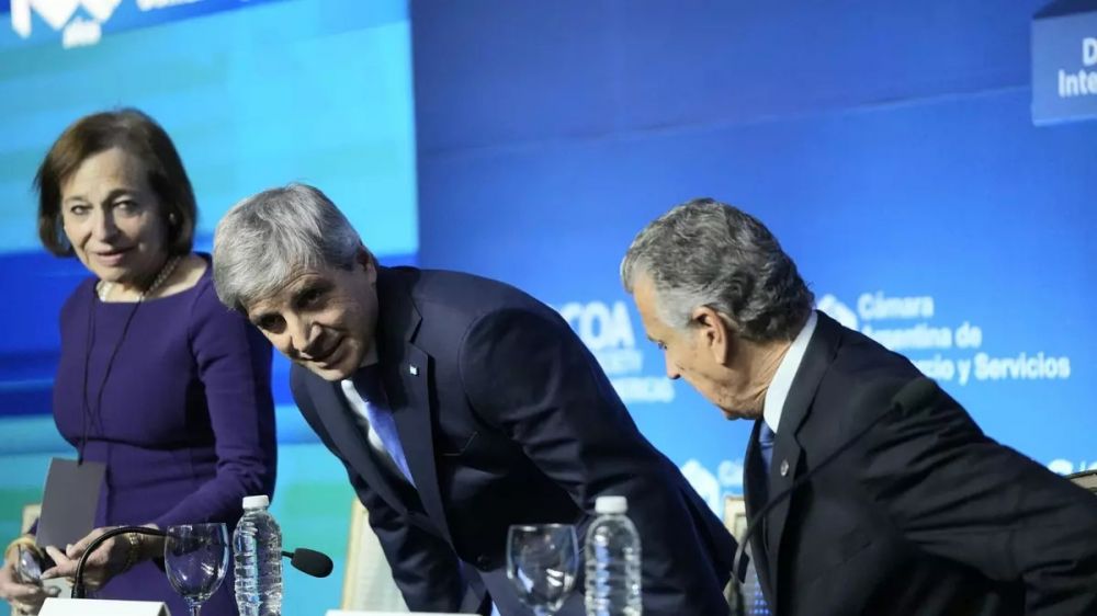 Caputo refinancia deuda que costar en intereses lo mismo que la ley de discapacidad