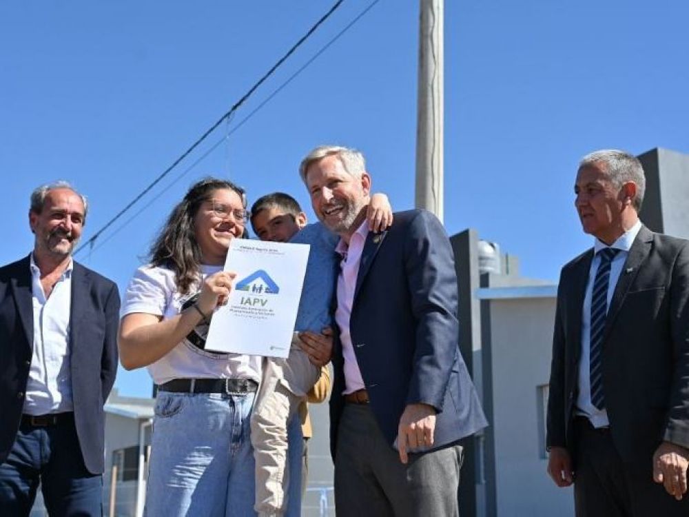Frigerio entreg 40 nuevas viviendas en Urdinarrain finalizadas por la provincia