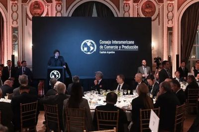 Preocupado por las coimas de Andis, Milei acusa a la 
