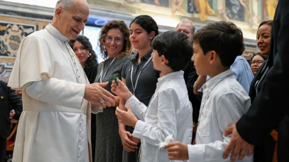 El Papa: La misin de la Iglesia es dar testimonio del encuentro con Dios