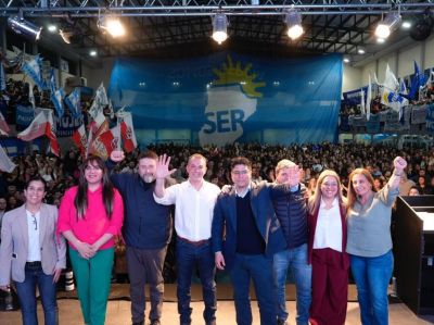 Vidal lanz la campaa de Por Santa Cruz y pidi romper la grieta entre Milei y los K