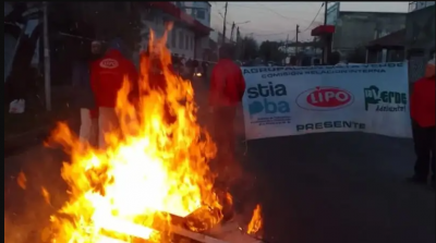 Se agudizan los conflictos en la planta de caramelos Lipo: trabajadores volvieron a parar por deuda salarial