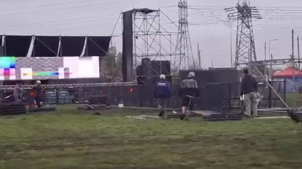 La trama del acto de Milei en Moreno: barro, alertas por la seguridad y un potrero de mujeres libertarias