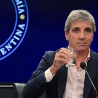 El silencio del FMI, el retorno del cepo o la libertad total del dlar sobrevuelan el plan de Luis Caputo