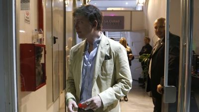 Santiago desempolv su aparato digital y humill a los Menem