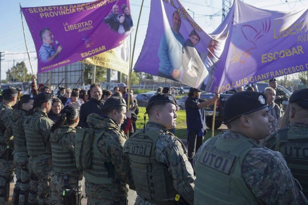 El operativo piedrazos fracas y Milei tuvo un cierre de campaa deslucido 