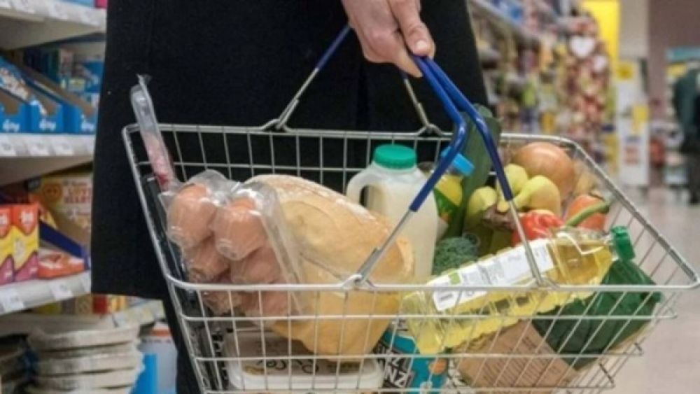 Una familia necesit en julio casi cuatro salarios mnimos para cubrir el costo de la canasta bsica