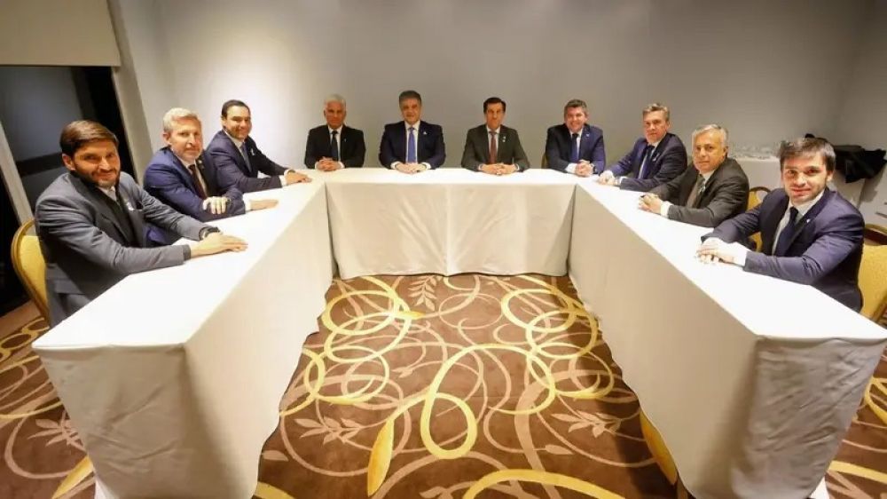 Los gobernadores se hicieron eco de la paliza bonaerense y le reclamaron a Milei 