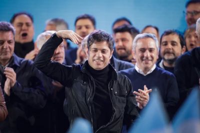 Axel Kicillof, un presidenciable en la debacle de Javier Milei