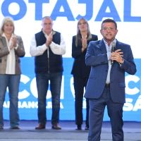 Pensando en octubre, Cisneros reuni a su tropa en Tucumn y se mostr secundado por Jaldo y Chalha