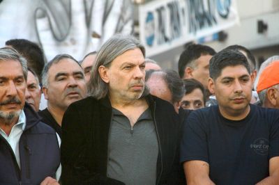 Ricci tras el demoledor triunfo del peronismo. Queda en evidencia que hay dos modelos: uno de crueldad y destruccin, derrotado ayer, y por otro lado el de la justicia social
