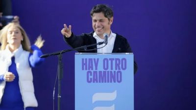 Tras la aplastante victoria electoral, Kicillof reiter que le pidi a Milei que lo llamara pero 