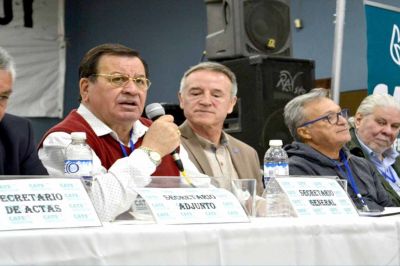 Los gremios de la CATE reeligieron a Miguel Paniagua; por la CGT, Jorge Sola cerr el congreso