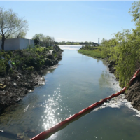 Barrera de limpieza en el arroyo: as inici el plan de manejo de residuos y defensa ambiental en Paran
