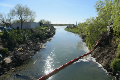 Barrera de limpieza en el arroyo: as inici el plan de manejo de residuos y defensa ambiental en Paran